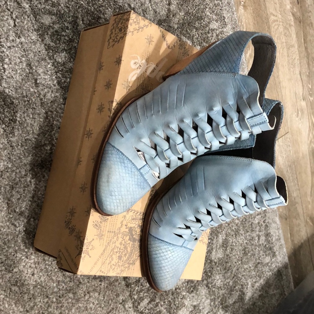 Free People Far Hills Ankle Boot, Blue, size 38